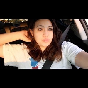 Meet your Posher, Monique